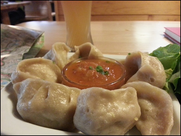 Momos mit Weißbier!