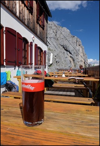 Pause am Guttenberghaus in Österreich