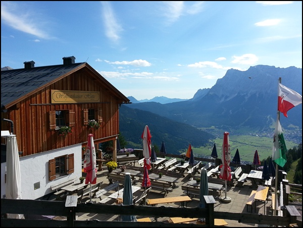 Terrasse der Wolfratshauser Hütte