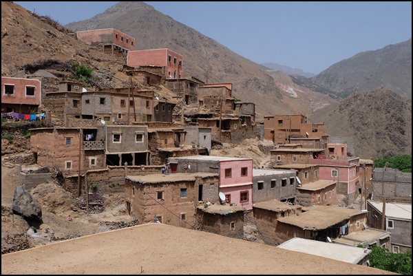 Dorf nahe Imlil im Hohen Atlas in Marokko