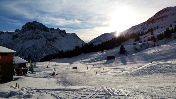 Skifahren im Dezember in Lech