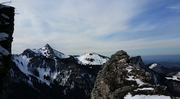 Blick vom Aufstieg zum Friedenrath Richtung Kampenwand