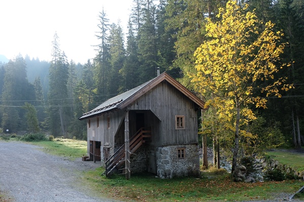 Herbsttimmung am Parkplatz 