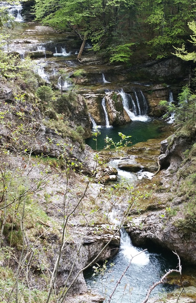 Wie in Kanada und doch der Chiemgau: die Fischbachfälle.