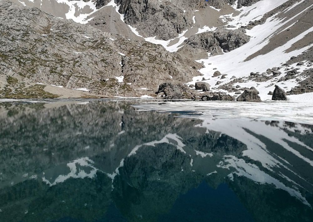 Am Laserzsee: Eis- und Fels-Kulisse an der Karlsbader Hütte in den Lienzer Dolomiten