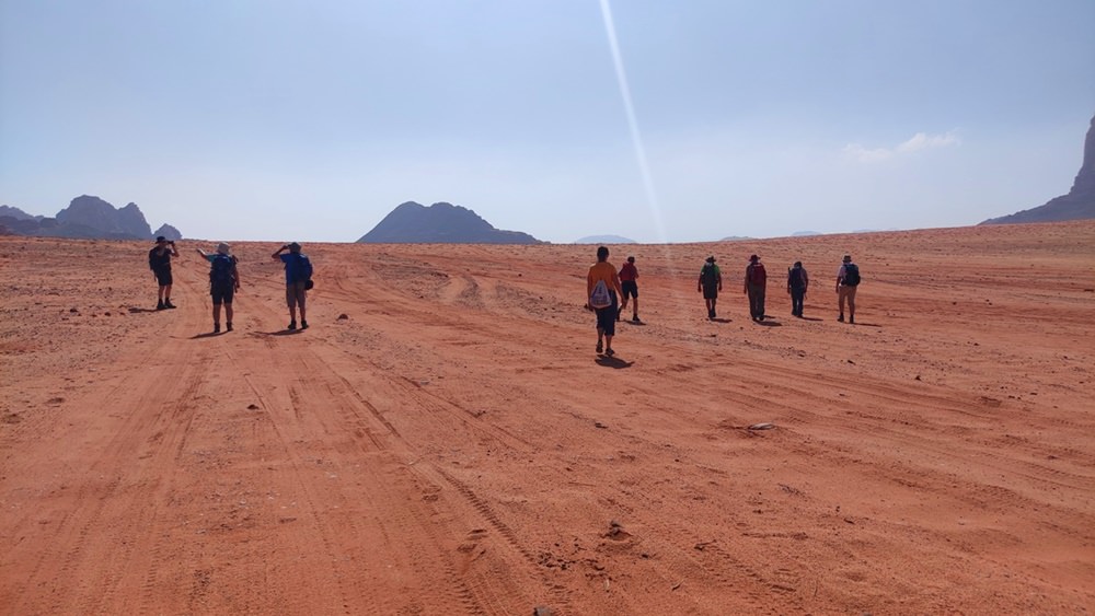 Wandergruppe im Wadi Rum