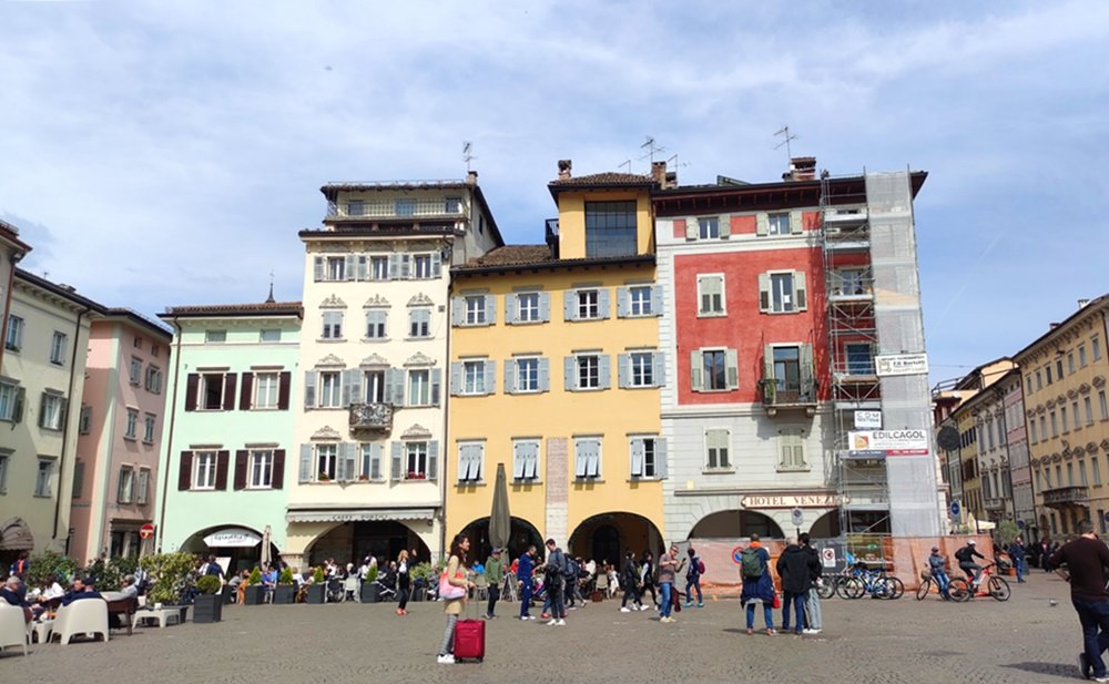 Piazza in Trient/ Trento