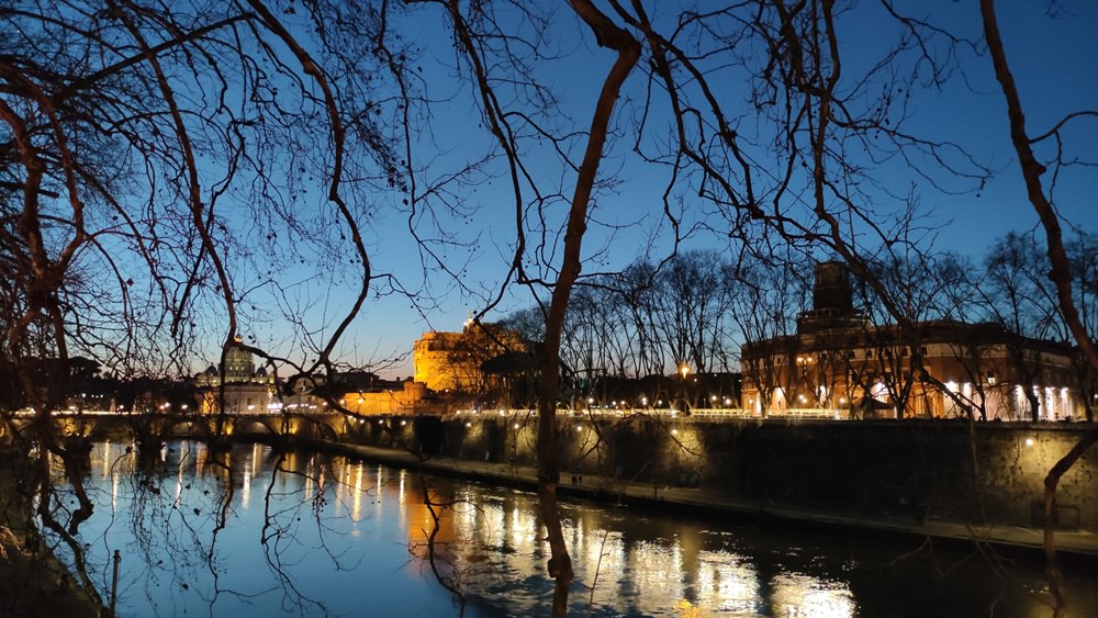 Rom bei Nacht: Tiber und Engelsburg