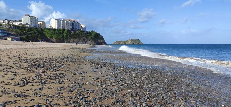 Strand in Tenby/ Wales