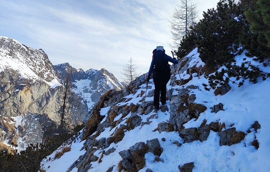 Im Aufstieg zum Stahlhaus bei wenig Schnee
