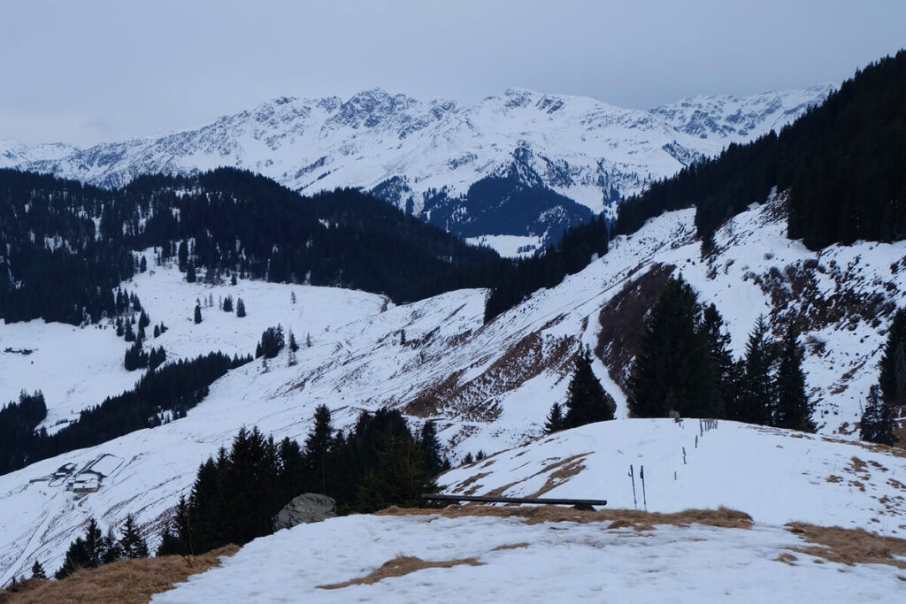 Schneeschuhwandern oberhalb des Markbachjoch in der Wildschönau, Tirol